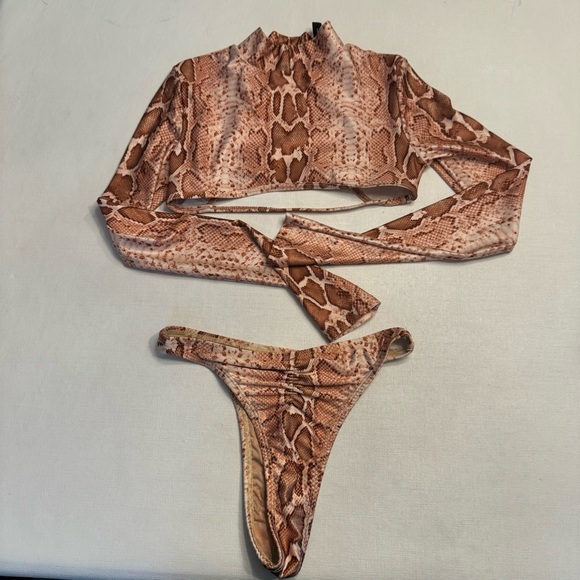 Haus of Pink Lemonaid - Picture 3 of 3